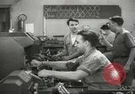 Standbild Innen in der Buchse und Heintz Krieg Anlage Bedford Ohio USA, 1943, aus Sekunde 25 historischem Filmmaterial Videoclip 65675064254