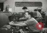 Standbild Innen in der Buchse und Heintz Krieg Anlage Bedford Ohio USA, 1943, aus Sekunde 29 historischem Filmmaterial Videoclip 65675064254
