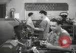 Standbild Innen in der Buchse und Heintz Krieg Anlage Bedford Ohio USA, 1943, aus Sekunde 31 historischem Filmmaterial Videoclip 65675064254