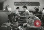 Standbild Innen in der Buchse und Heintz Krieg Anlage Bedford Ohio USA, 1943, aus Sekunde 32 historischem Filmmaterial Videoclip 65675064254