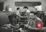 Standbild Innen in der Buchse und Heintz Krieg Anlage Bedford Ohio USA, 1943, aus Sekunde 34 historischem Filmmaterial Videoclip 65675064254