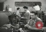 Standbild Innen in der Buchse und Heintz Krieg Anlage Bedford Ohio USA, 1943, aus Sekunde 35 historischem Filmmaterial Videoclip 65675064254