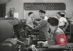 Standbild Innen in der Buchse und Heintz Krieg Anlage Bedford Ohio USA, 1943, aus Sekunde 40 historischem Filmmaterial Videoclip 65675064254