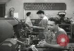 Standbild Innen in der Buchse und Heintz Krieg Anlage Bedford Ohio USA, 1943, aus Sekunde 47 historischem Filmmaterial Videoclip 65675064254
