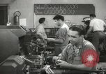 Standbild Innen in der Buchse und Heintz Krieg Anlage Bedford Ohio USA, 1943, aus Sekunde 49 historischem Filmmaterial Videoclip 65675064254