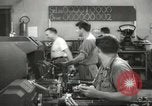 Standbild Innen in der Buchse und Heintz Krieg Anlage Bedford Ohio USA, 1943, aus Sekunde 57 historischem Filmmaterial Videoclip 65675064254