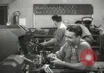 Standbild Innen in der Buchse und Heintz Krieg Anlage Bedford Ohio USA, 1943, aus Sekunde 59 historischem Filmmaterial Videoclip 65675064254