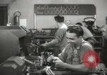 Standbild Innen in der Buchse und Heintz Krieg Anlage Bedford Ohio USA, 1943, aus Sekunde 60 historischem Filmmaterial Videoclip 65675064254