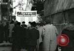 Standbild junge jüdische Flüchtlinge Haifa in Palästina, 1945, aus Sekunde 15 historischem Filmmaterial Videoclip 65675064269