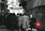 Standbild junge jüdische Flüchtlinge Haifa in Palästina, 1945, aus Sekunde 18 historischem Filmmaterial Videoclip 65675064269