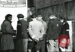 Standbild junge jüdische Flüchtlinge Haifa in Palästina, 1945, aus Sekunde 21 historischem Filmmaterial Videoclip 65675064269