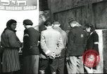 Standbild junge jüdische Flüchtlinge Haifa in Palästina, 1945, aus Sekunde 22 historischem Filmmaterial Videoclip 65675064269