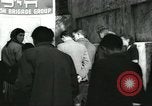 Standbild junge jüdische Flüchtlinge Haifa in Palästina, 1945, aus Sekunde 30 historischem Filmmaterial Videoclip 65675064269