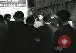 Standbild junge jüdische Flüchtlinge Haifa in Palästina, 1945, aus Sekunde 32 historischem Filmmaterial Videoclip 65675064269