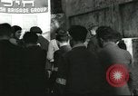 Standbild junge jüdische Flüchtlinge Haifa in Palästina, 1945, aus Sekunde 33 historischem Filmmaterial Videoclip 65675064269