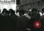 Standbild junge jüdische Flüchtlinge Haifa in Palästina, 1945, aus Sekunde 37 historischem Filmmaterial Videoclip 65675064269