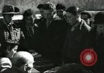 Standbild junge jüdische Flüchtlinge Haifa in Palästina, 1945, aus Sekunde 40 historischem Filmmaterial Videoclip 65675064269
