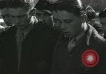 Standbild junge jüdische Flüchtlinge Haifa in Palästina, 1945, aus Sekunde 51 historischem Filmmaterial Videoclip 65675064269