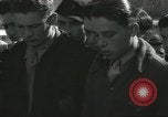 Standbild junge jüdische Flüchtlinge Haifa in Palästina, 1945, aus Sekunde 52 historischem Filmmaterial Videoclip 65675064269
