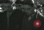 Standbild junge jüdische Flüchtlinge Haifa in Palästina, 1945, aus Sekunde 55 historischem Filmmaterial Videoclip 65675064269