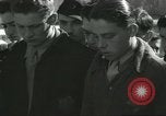 Standbild junge jüdische Flüchtlinge Haifa in Palästina, 1945, aus Sekunde 60 historischem Filmmaterial Videoclip 65675064269