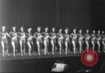 Immagine di Rockettes New York City USA, 1937, secondo 13 filmato di repertorio 65675064293
