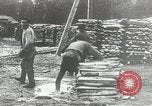 Standbild russische Truppen Feuer auf Bauern Sankt Petersburg Russland, 1905, aus Sekunde 19 historischem Filmmaterial Videoclip 65675064323