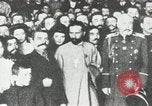Standbild russische Truppen Feuer auf Bauern Sankt Petersburg Russland, 1905, aus Sekunde 29 historischem Filmmaterial Videoclip 65675064323