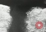 Standbild russische Truppen Feuer auf Bauern Sankt Petersburg Russland, 1905, aus Sekunde 55 historischem Filmmaterial Videoclip 65675064323