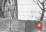Immagine di Muro di Berlino in costruzione Berlino Germania, 1961, secondo 11 filmato di repertorio 65675064335