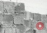 Immagine di Muro di Berlino in costruzione Berlino Germania, 1961, secondo 17 filmato di repertorio 65675064335