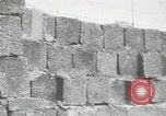 Immagine di Muro di Berlino in costruzione Berlino Germania, 1961, secondo 18 filmato di repertorio 65675064335