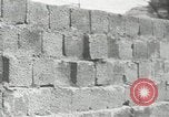 Immagine di Muro di Berlino in costruzione Berlino Germania, 1961, secondo 19 filmato di repertorio 65675064335