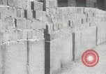 Immagine di Muro di Berlino in costruzione Berlino Germania, 1961, secondo 22 filmato di repertorio 65675064335