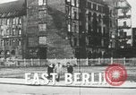 Immagine di Muro di Berlino in costruzione Berlino Germania, 1961, secondo 37 filmato di repertorio 65675064335