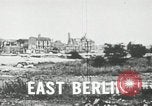 Immagine di Muro di Berlino in costruzione Berlino Germania, 1961, secondo 42 filmato di repertorio 65675064335