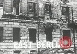 Immagine di Muro di Berlino in costruzione Berlino Germania, 1961, secondo 44 filmato di repertorio 65675064335