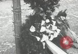Immagine di Muro di Berlino in costruzione Berlino Germania, 1961, secondo 56 filmato di repertorio 65675064335