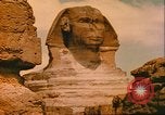 Standbild Sphinx guarding Khafre Pyramide Ägypten, 1951, aus Sekunde 9 historischem Filmmaterial Videoclip 65675064341