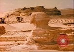 Standbild Sphinx guarding Khafre Pyramide Ägypten, 1951, aus Sekunde 24 historischem Filmmaterial Videoclip 65675064341