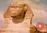 Standbild Sphinx guarding Khafre Pyramide Ägypten, 1951, aus Sekunde 45 historischem Filmmaterial Videoclip 65675064341
