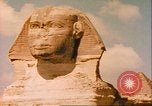 Standbild Sphinx guarding Khafre Pyramide Ägypten, 1951, aus Sekunde 50 historischem Filmmaterial Videoclip 65675064341