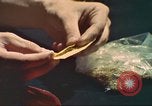 Standbild illegale Droge Marihuana San Diego California USA, 1975, aus Sekunde 9 historischem Filmmaterial Videoclip 65675064376