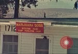 Standbild Marihuana Erkennung Hunde San Diego California USA, 1975, aus Sekunde 16 historischem Filmmaterial Videoclip 65675064377