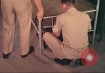 Standbild Marihuana Erkennung Hunde San Diego California USA, 1975, aus Sekunde 45 historischem Filmmaterial Videoclip 65675064377
