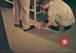 Standbild Marihuana Erkennung Hunde San Diego California USA, 1975, aus Sekunde 51 historischem Filmmaterial Videoclip 65675064377
