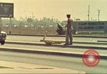 Image la détection de la marijuana chien San Diego California USA, 1975, de la seconde 6 séquences d'archives historiques vidéo 65675064378
