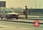 Image la détection de la marijuana chien San Diego California USA, 1975, de la seconde 9 séquences d'archives historiques vidéo 65675064378