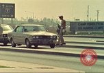 Image la détection de la marijuana chien San Diego California USA, 1975, de la seconde 17 séquences d'archives historiques vidéo 65675064378