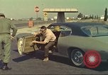 Image la détection de la marijuana chien San Diego California USA, 1975, de la seconde 30 séquences d'archives historiques vidéo 65675064378